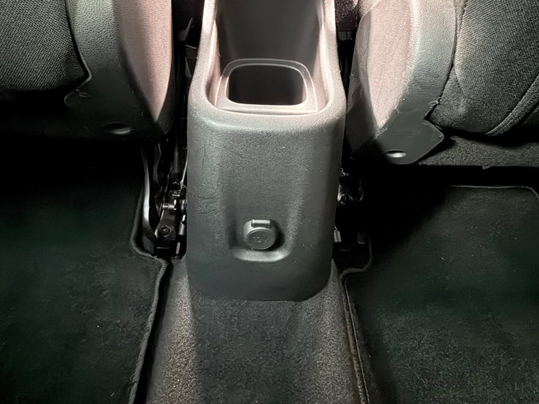 Vehicle Image 25