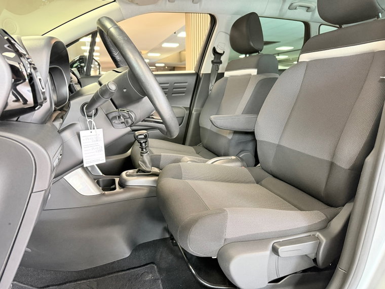 Vehicle Image 30
