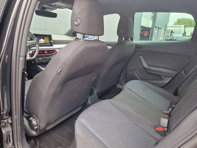 Vehicle Image 15