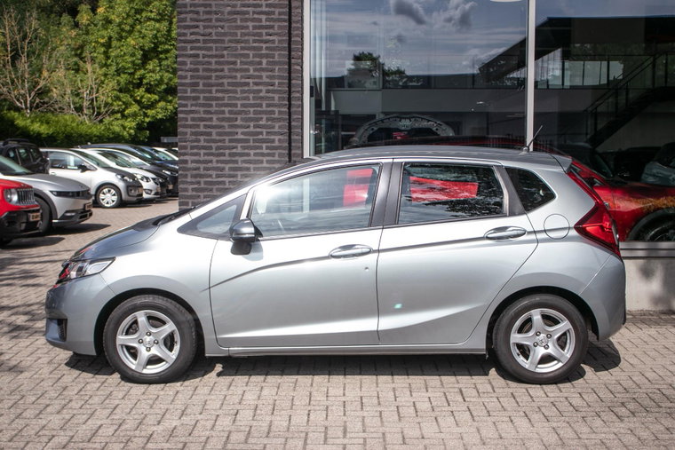Vehicle Image 11