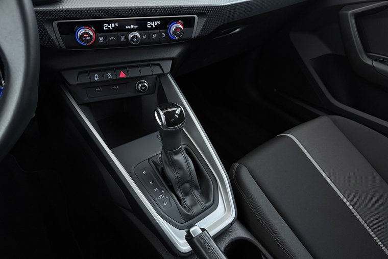 Vehicle Image 25