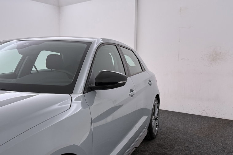 Vehicle Image 38