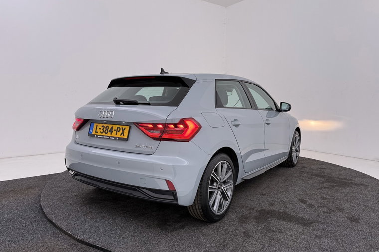 Vehicle Image 39