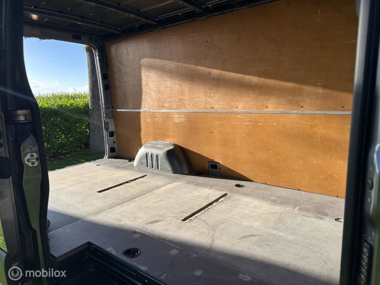 Vehicle Image 27