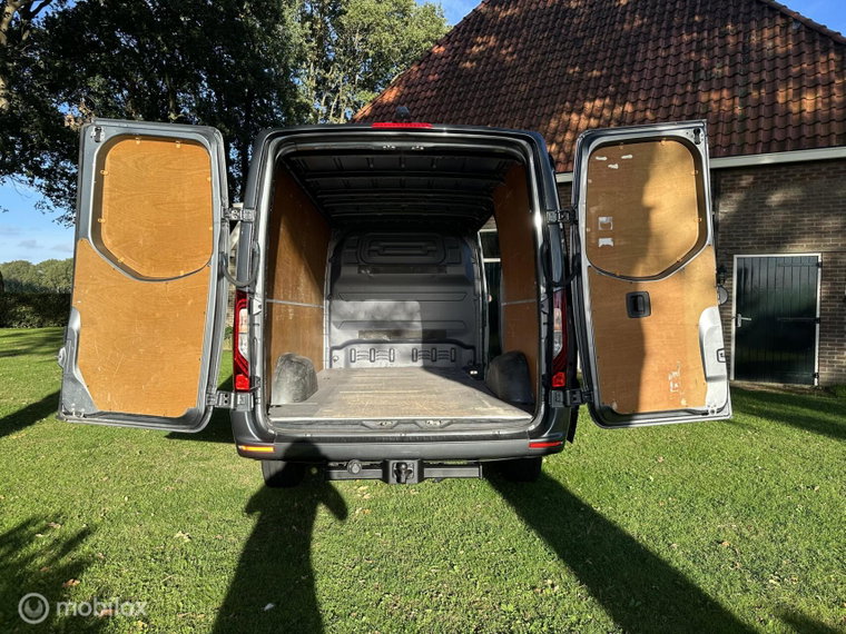 Vehicle Image 28