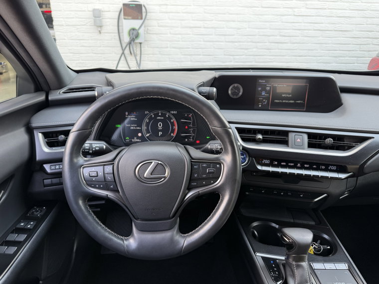 Vehicle Image 12