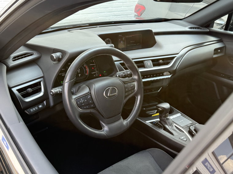 Vehicle Image 10