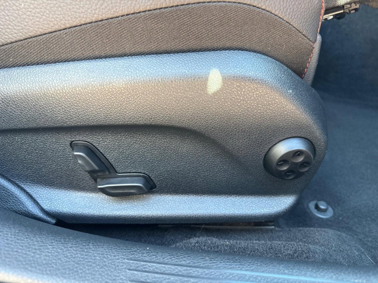 Vehicle Image 40