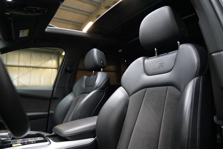 Vehicle Image 13