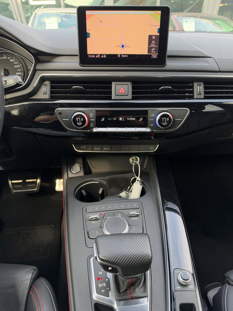 Vehicle Image 22
