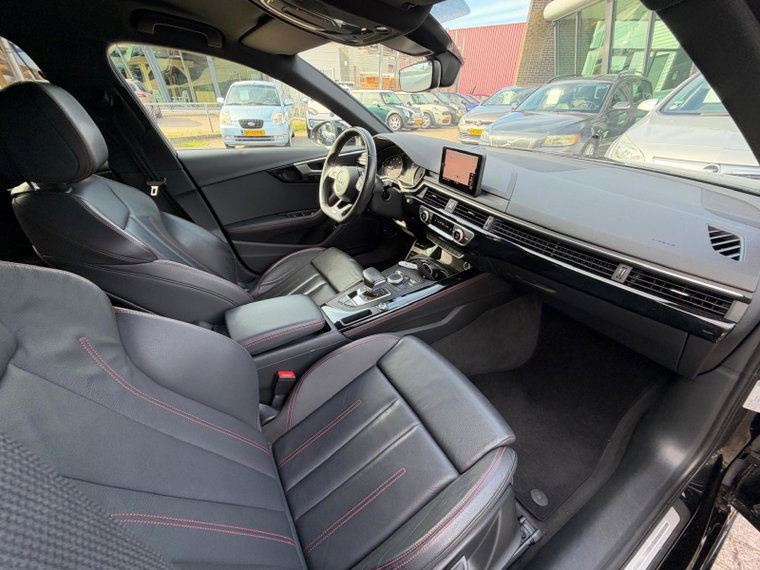 Vehicle Image 30