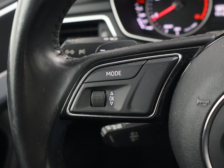 Vehicle Image 32