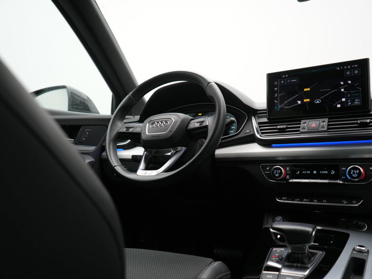 Vehicle Image 22