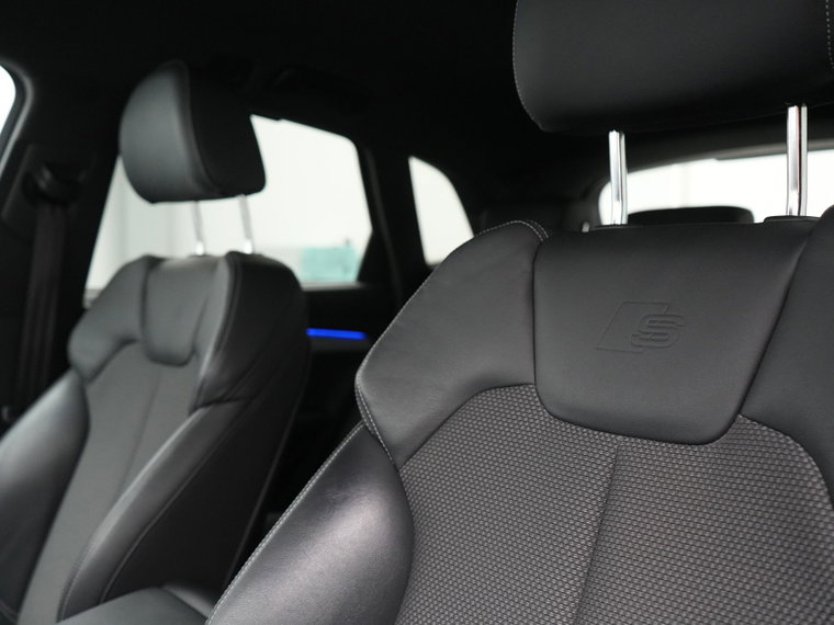 Vehicle Image 46