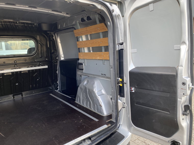 Vehicle Image 22