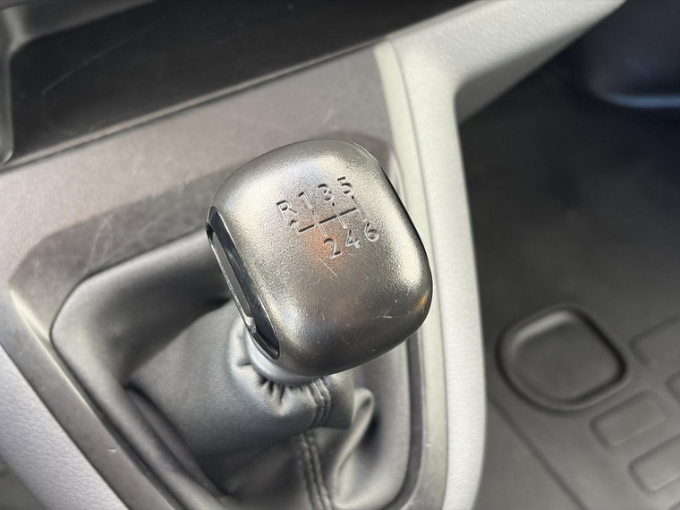 Vehicle Image 29