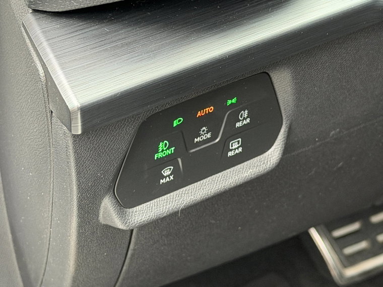 Vehicle Image 26