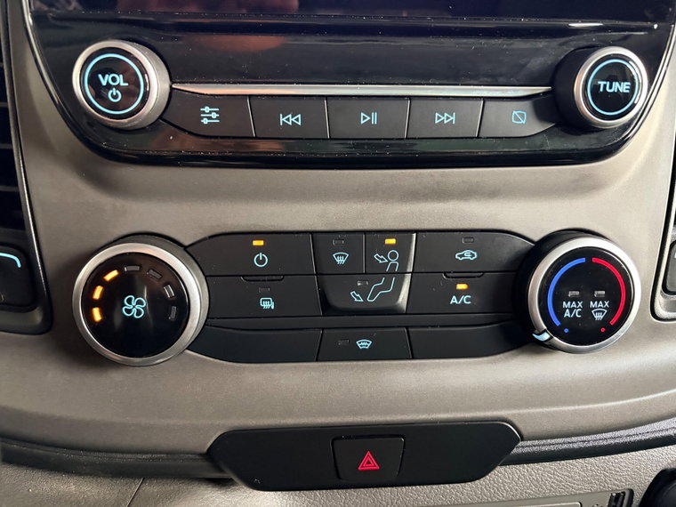 Vehicle Image 25