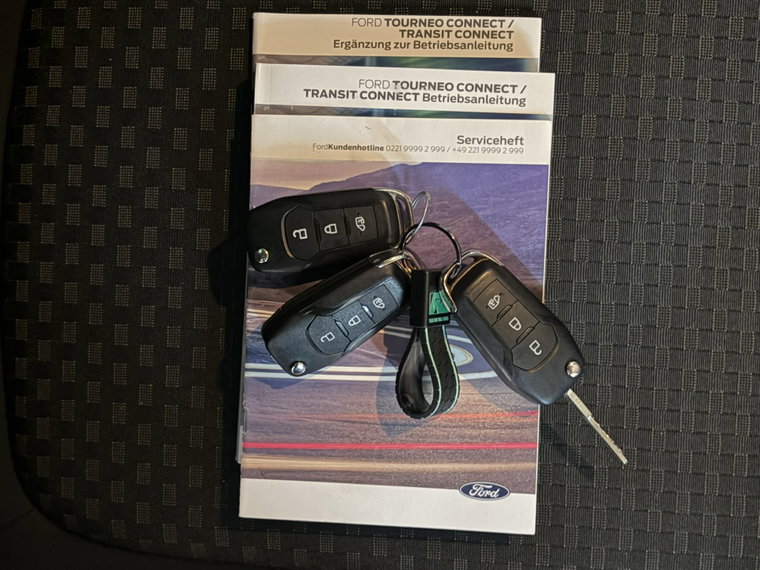 Vehicle Image 25