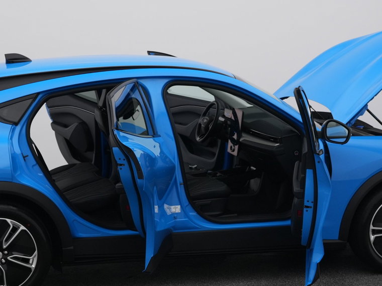 Vehicle Image 35