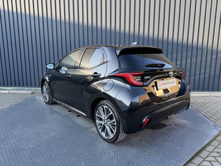 Vehicle Image 12