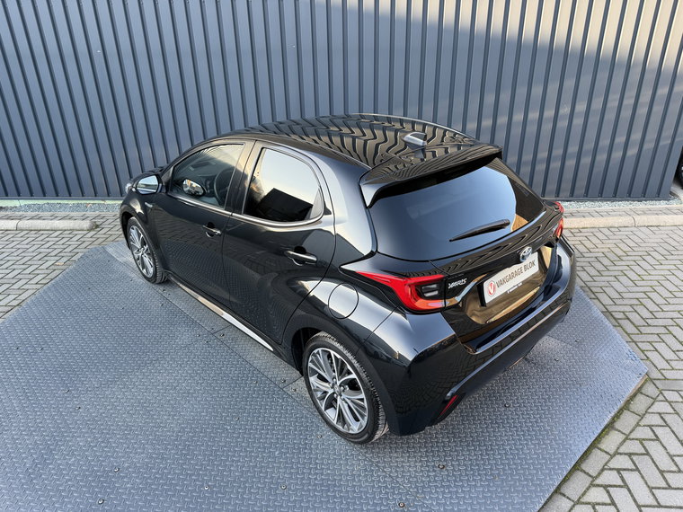 Vehicle Image 13