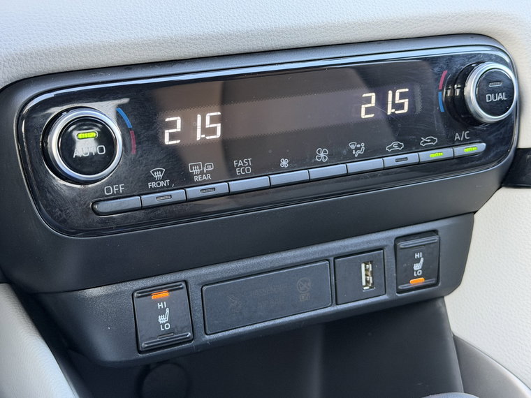 Vehicle Image 25