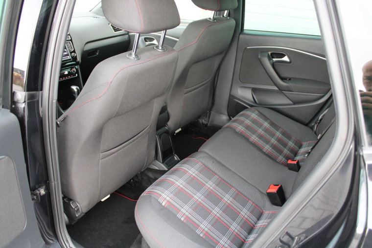 Vehicle Image 16