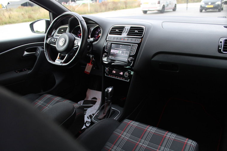 Vehicle Image 19