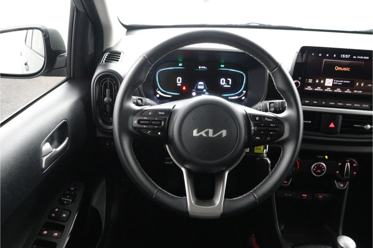 Vehicle Image 32