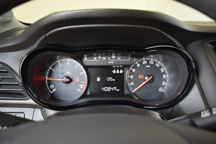 Vehicle Image 16
