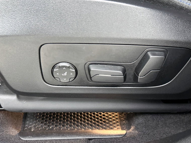 Vehicle Image 29