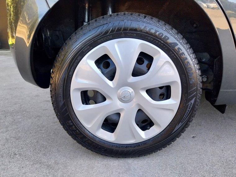 Vehicle Image 11