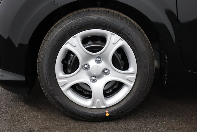 Vehicle Image 16
