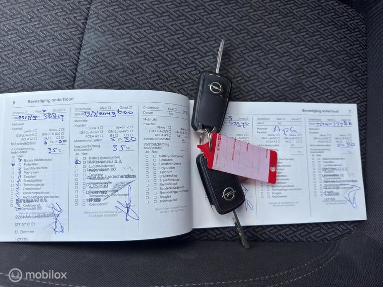 Vehicle Image 32