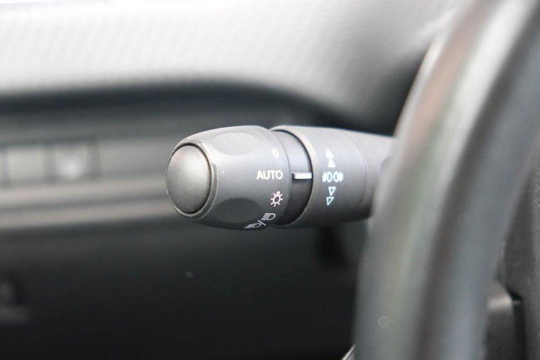 Vehicle Image 25