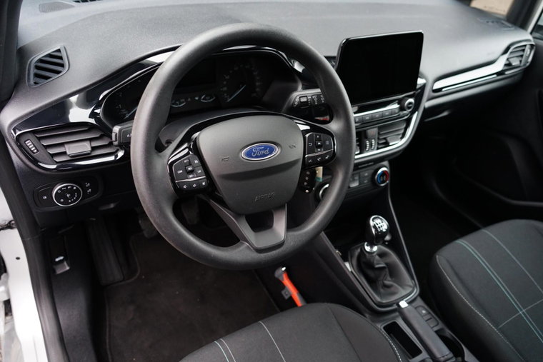 Vehicle Image 13