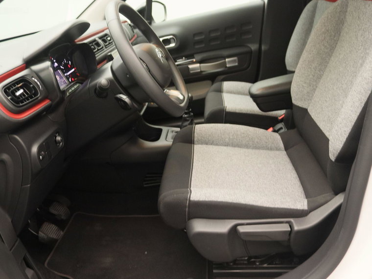 Vehicle Image 12
