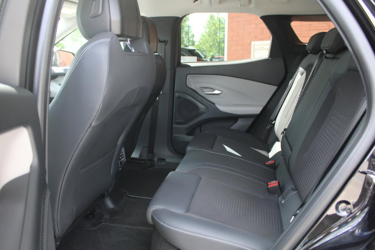 Vehicle Image 16