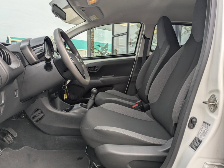 Vehicle Image 15