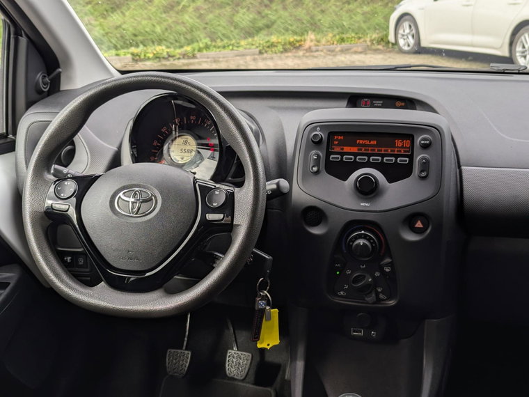 Vehicle Image 19