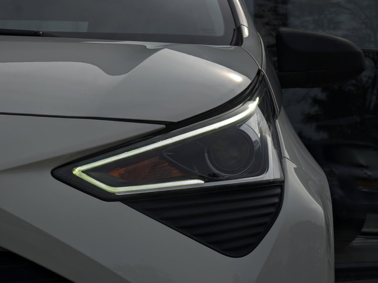 Vehicle Image 7