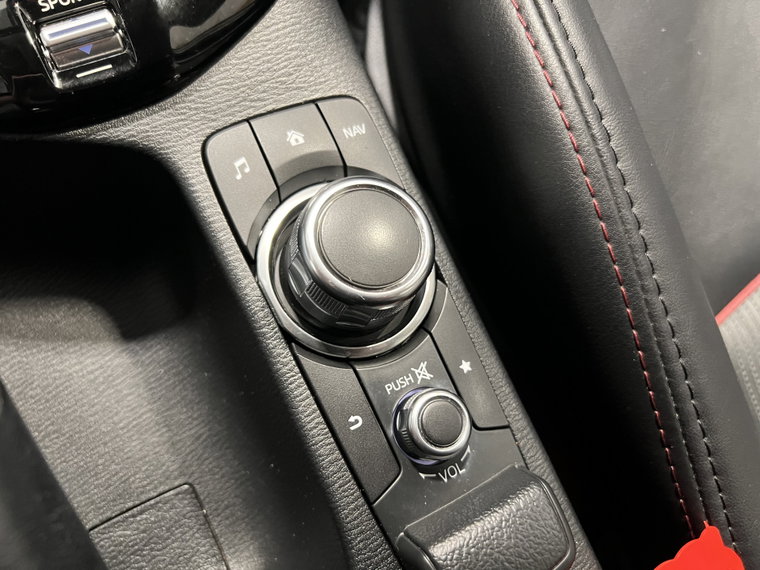 Vehicle Image 17