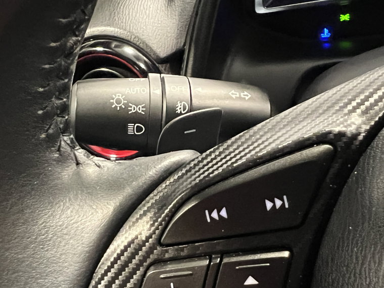 Vehicle Image 25