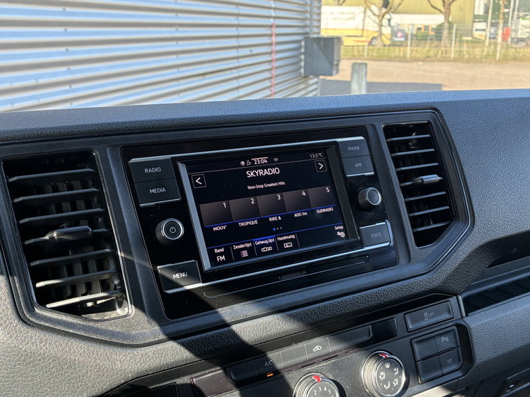 Vehicle Image 24