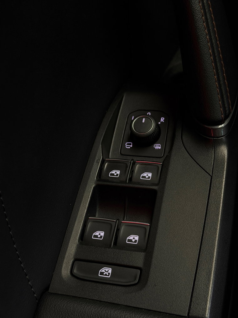 Vehicle Image 26