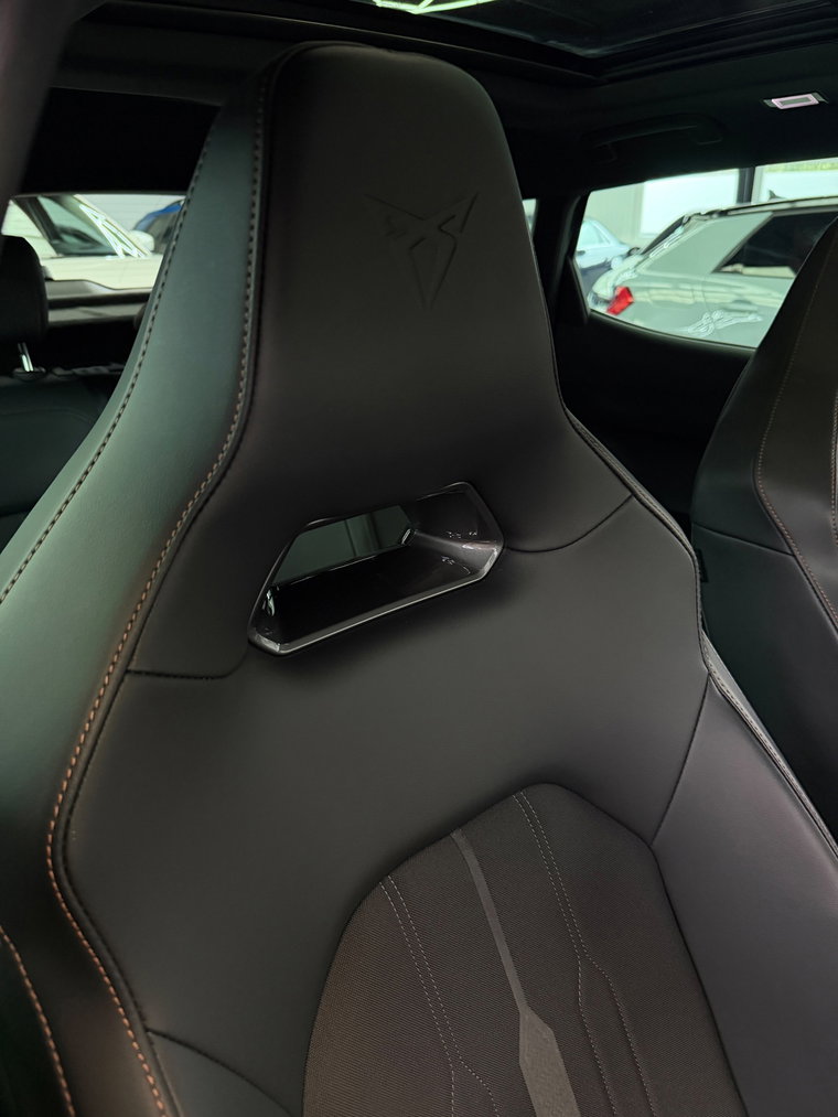 Vehicle Image 35
