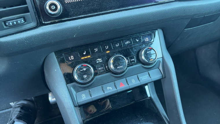 Vehicle Image 17