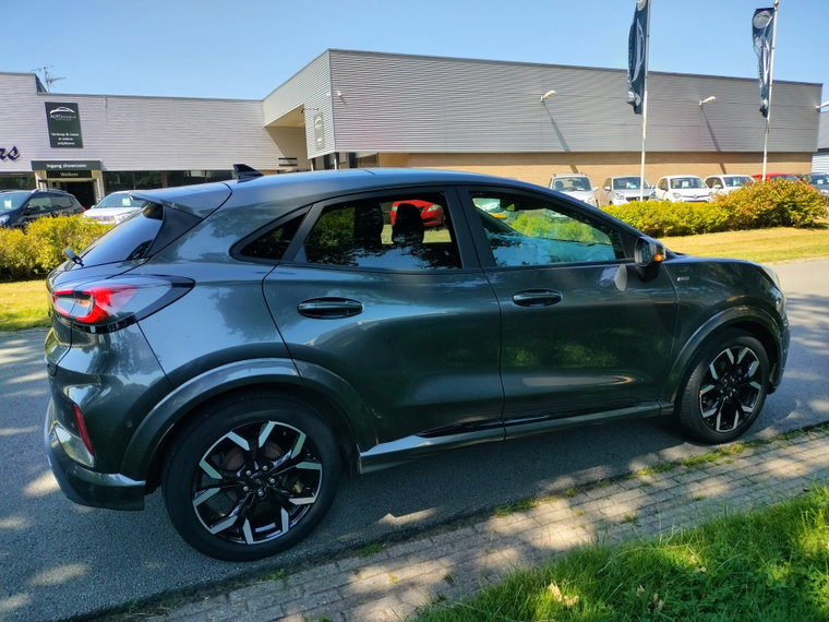 Vehicle Image 14