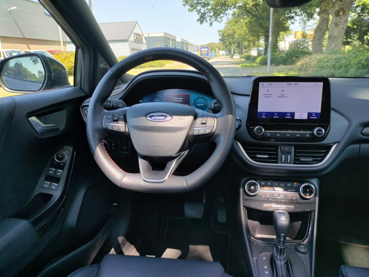 Vehicle Image 26
